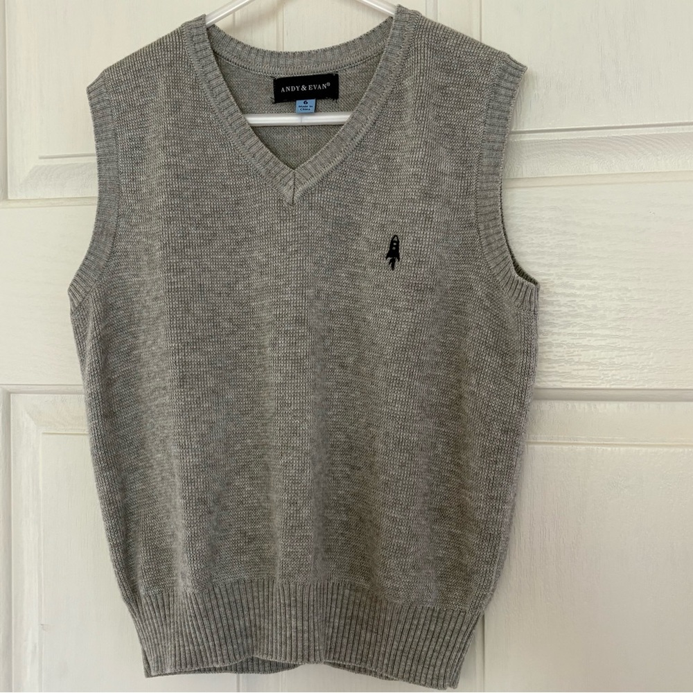 Andy & Evan Gray V-Neck Sweater Vest Boys Size 6